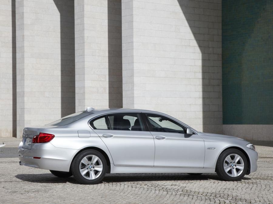  BMW 528Li 2010 года  (фото 16 из 16)